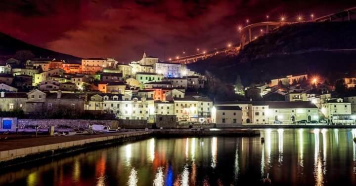 Apartmani Petar I Luka Bakar Exterior foto