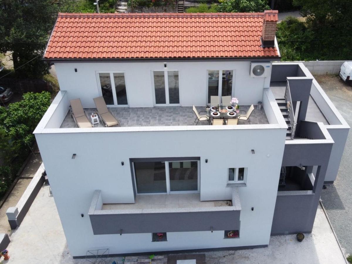 Apartmani Petar I Luka Bakar Exterior foto